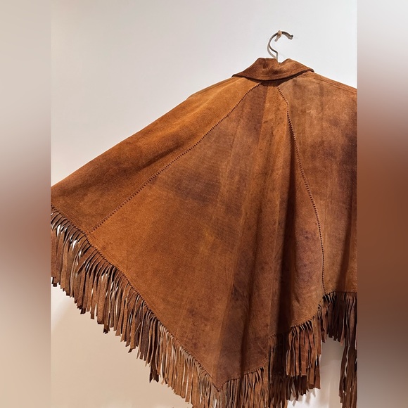Vintage 1970’s Tan Suede Fringe Poncho - Picture 6 of 10